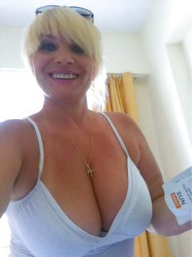 Bigtitblonde from New South Wales,Australia